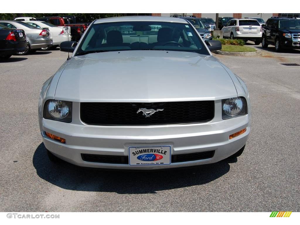 2007 Mustang V6 Deluxe Coupe - Satin Silver Metallic / Light Graphite photo #11