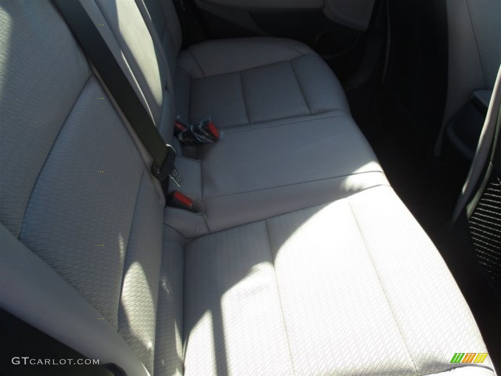 2017 Elantra Limited - Silver / Gray photo #15