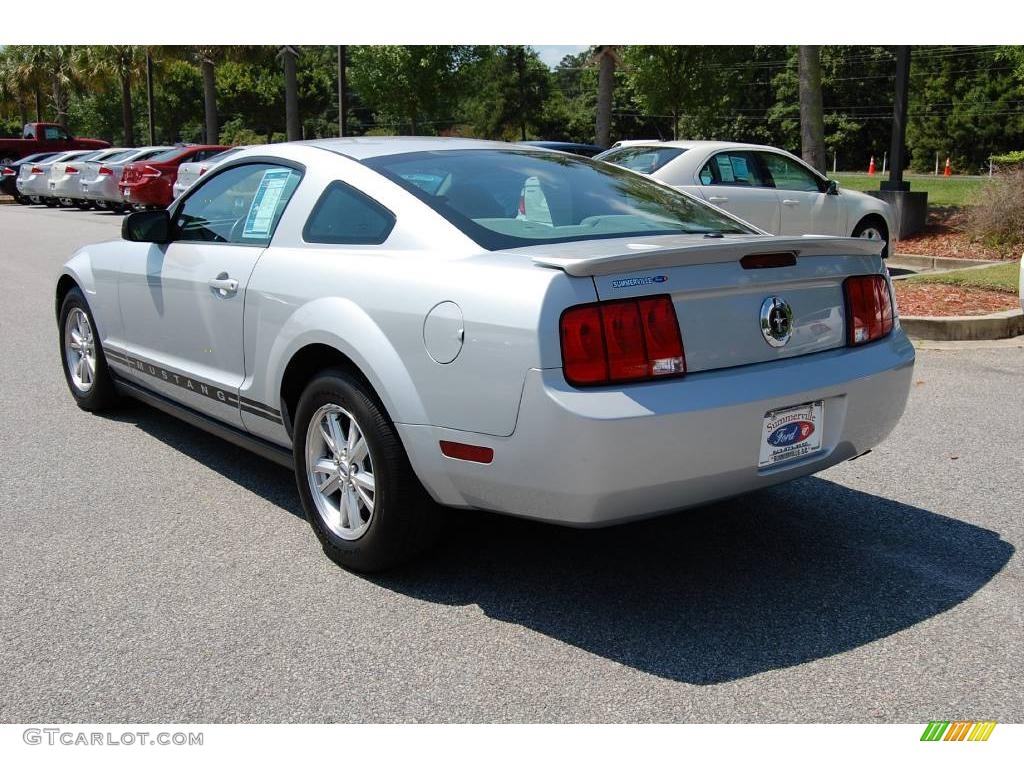 2007 Mustang V6 Deluxe Coupe - Satin Silver Metallic / Light Graphite photo #16