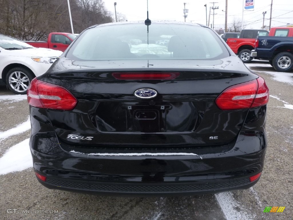 2016 Focus SE Sedan - Shadow Black / Charcoal Black photo #4