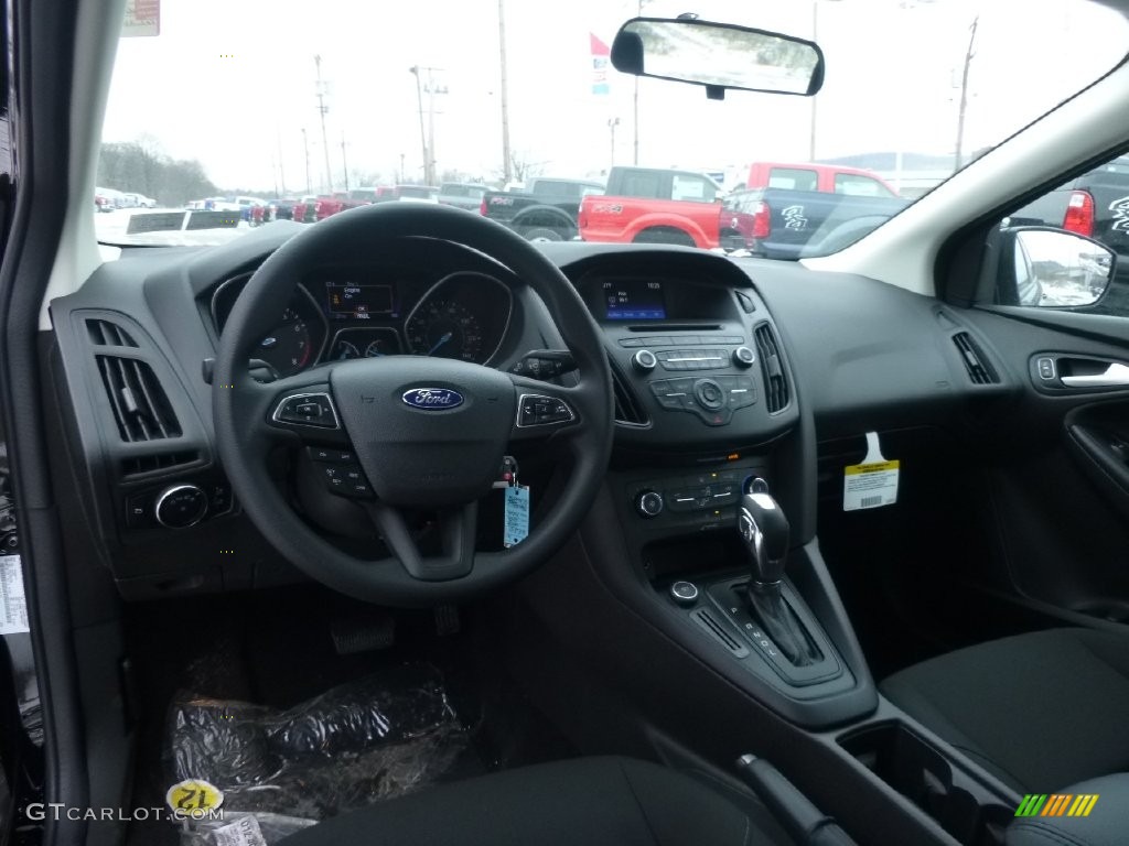 2016 Focus SE Sedan - Shadow Black / Charcoal Black photo #13