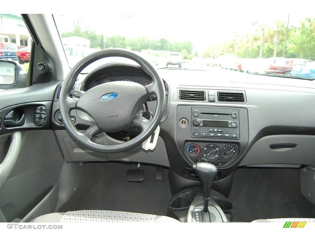 2007 Focus ZX4 SE Sedan - Liquid Grey Metallic / Charcoal/Light Flint photo #3