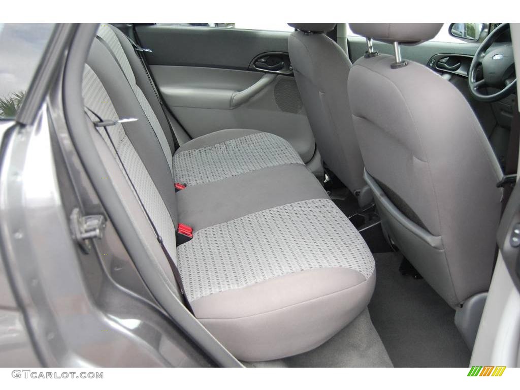 2007 Focus ZX4 SE Sedan - Liquid Grey Metallic / Charcoal/Light Flint photo #8