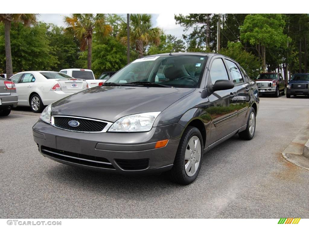 2007 Focus ZX4 SE Sedan - Liquid Grey Metallic / Charcoal/Light Flint photo #10