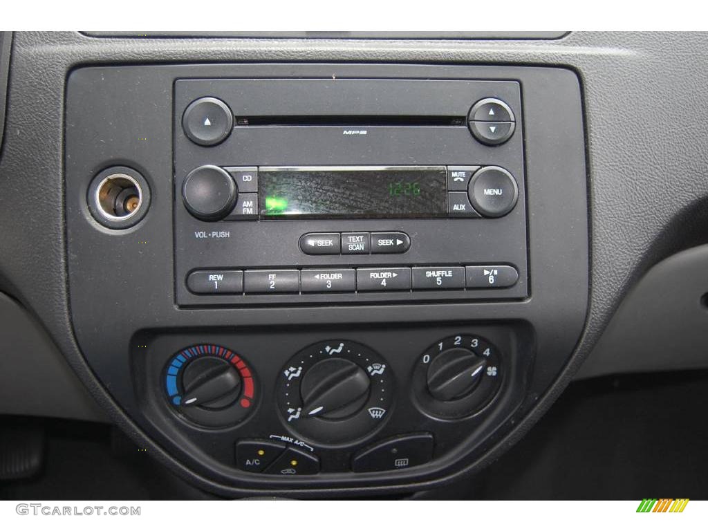 2007 Focus ZX4 SE Sedan - Liquid Grey Metallic / Charcoal/Light Flint photo #19