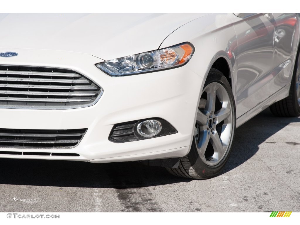 2016 Fusion SE - White Platinum Tri-Coat Metallic / Charcoal Black photo #2