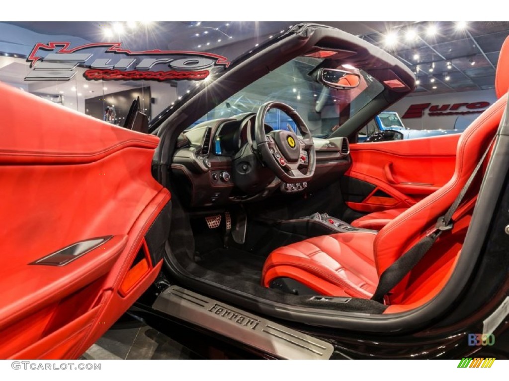 Rosso Interior 2013 Ferrari 458 Spider Photo #110329187