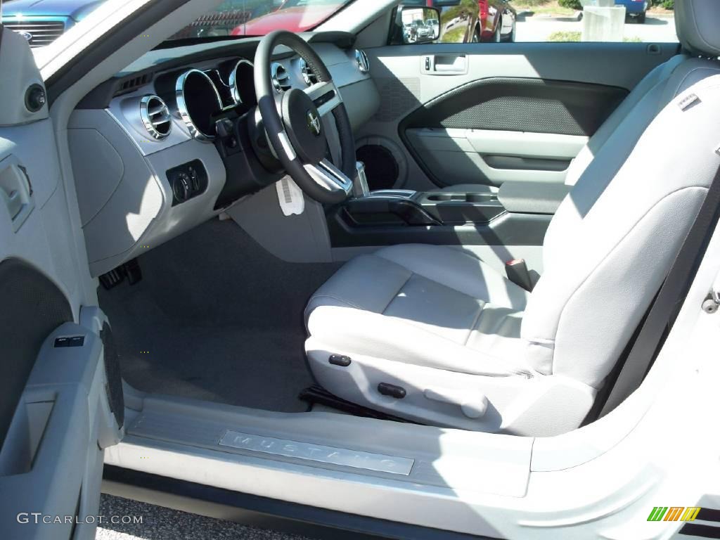 2009 Mustang V6 Premium Coupe - Brilliant Silver Metallic / Light Graphite photo #4