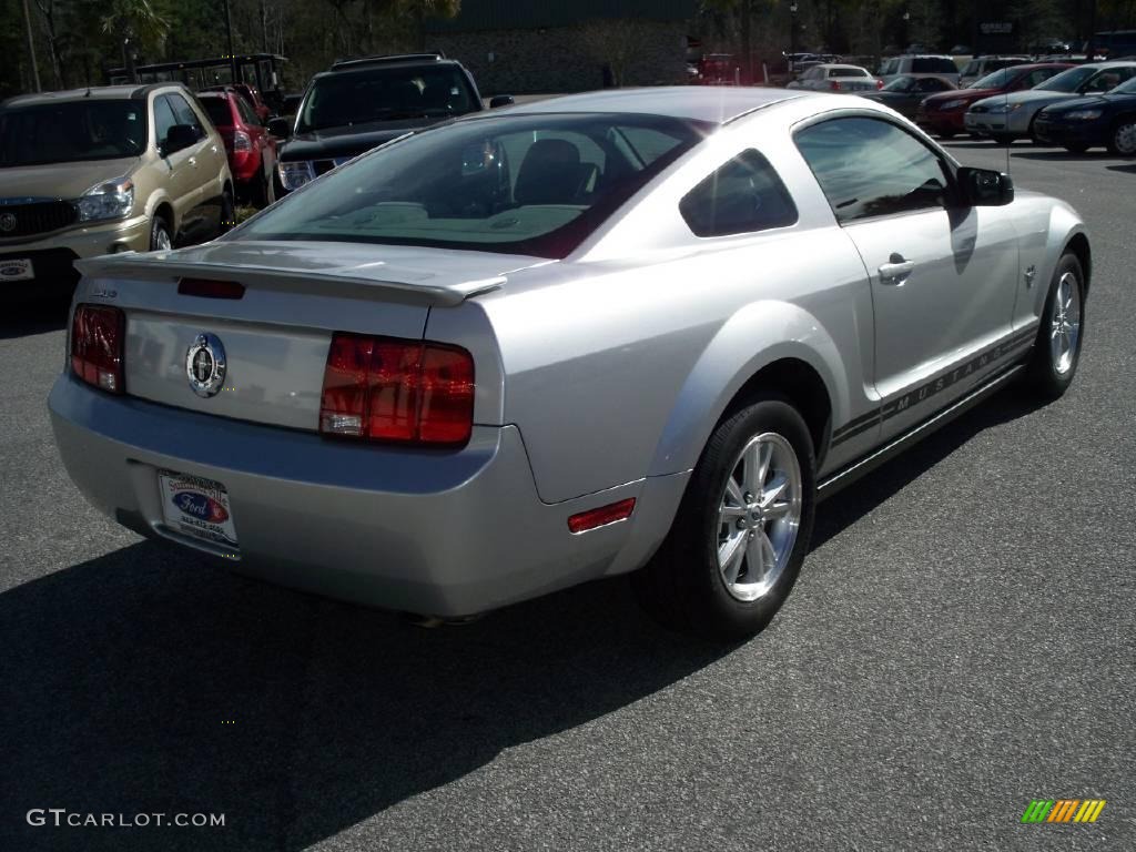 2009 Mustang V6 Coupe - Brilliant Silver Metallic / Light Graphite photo #14