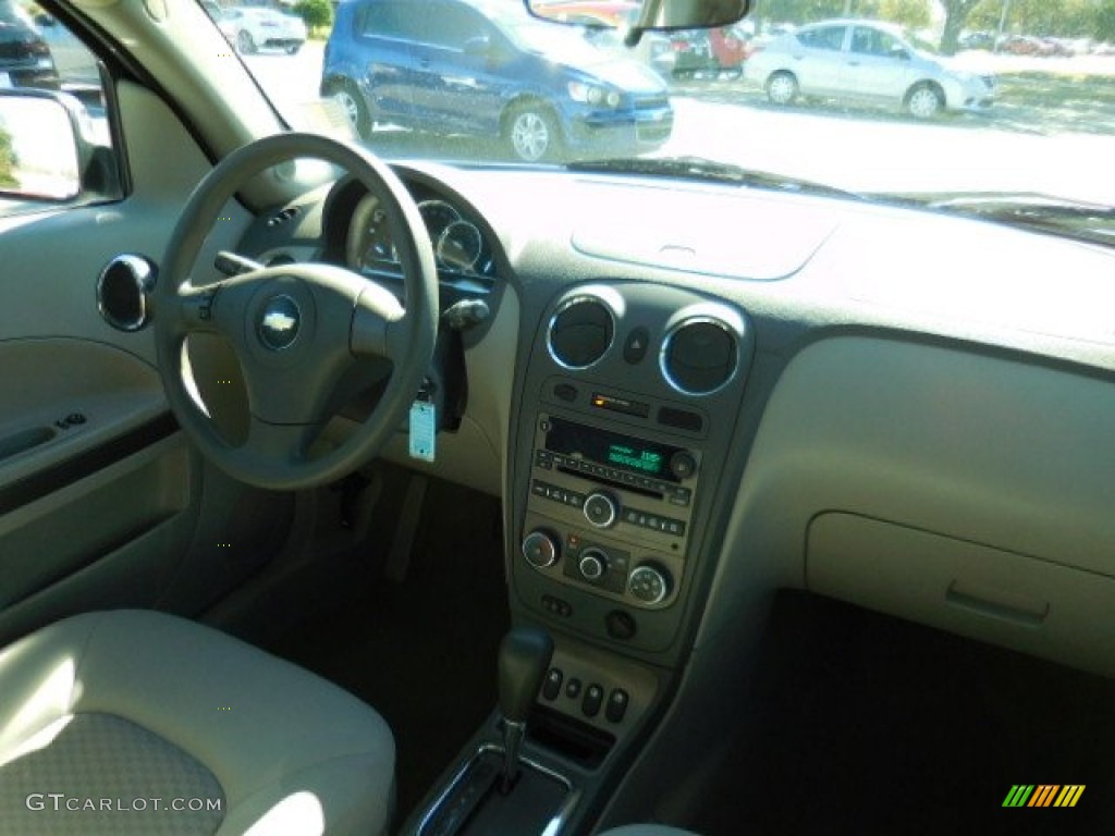2007 HHR LT - Summit White / Gray photo #13