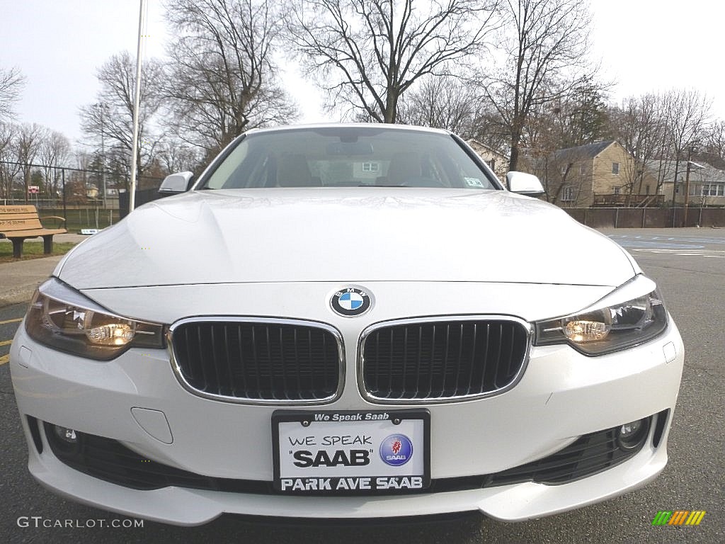 2013 3 Series 328i xDrive Sedan - Alpine White / Venetian Beige photo #8