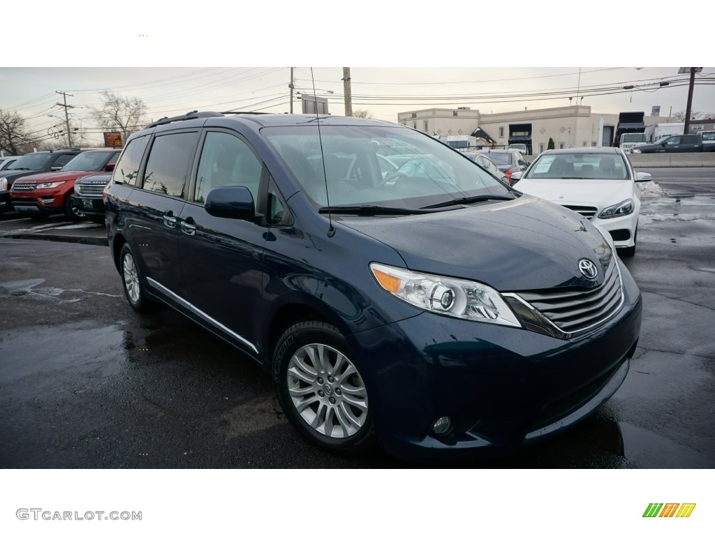 2012 Sienna XLE - South Pacific Pearl / Bisque photo #2