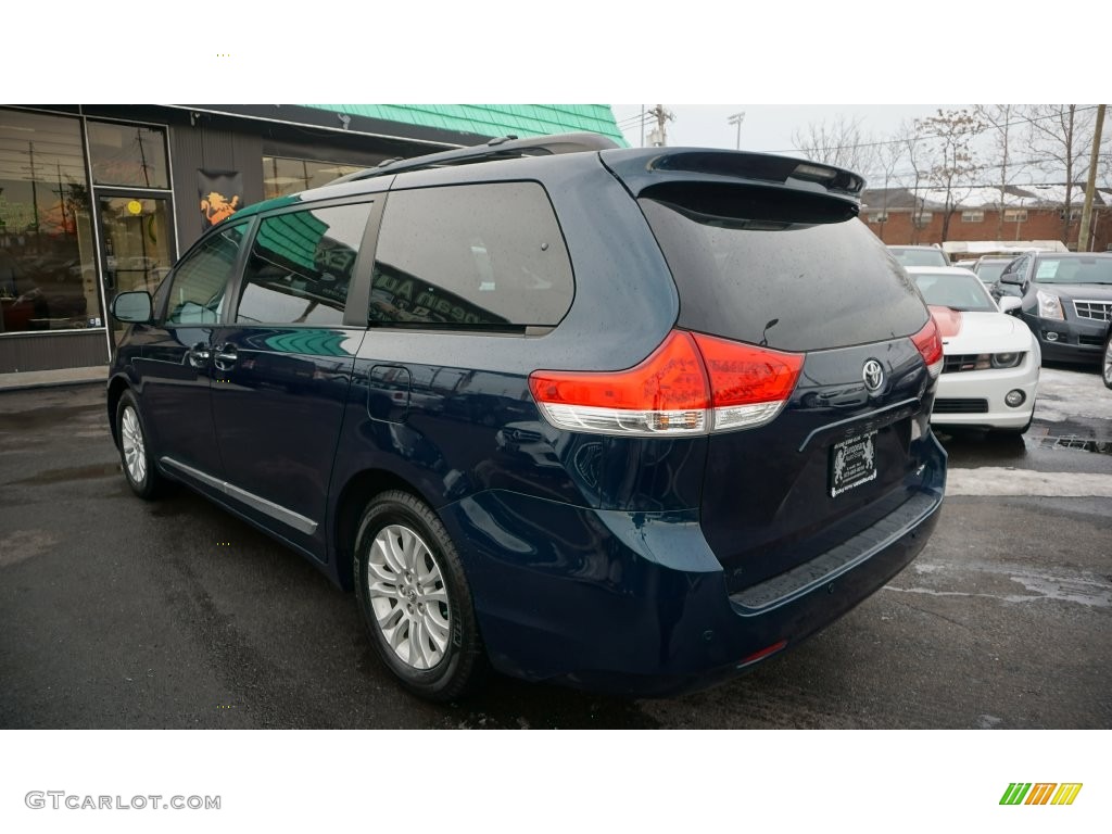 2012 Sienna XLE - South Pacific Pearl / Bisque photo #3