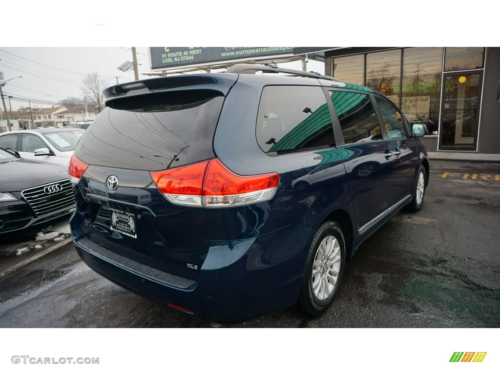 2012 Sienna XLE - South Pacific Pearl / Bisque photo #4