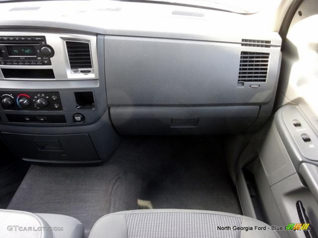 2008 Ram 3500 SLT Quad Cab 4x4 Dually - Bright White / Medium Slate Gray photo #20