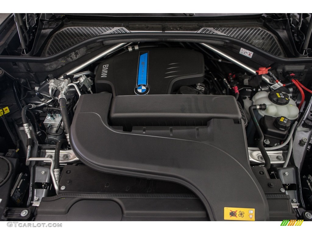 2016 BMW X5 xDrive40e Engine Photos