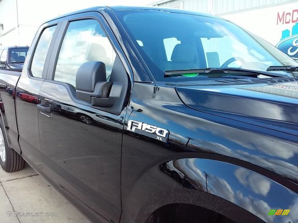 2016 F150 XL SuperCab - Shadow Black / Medium Earth Gray photo #3