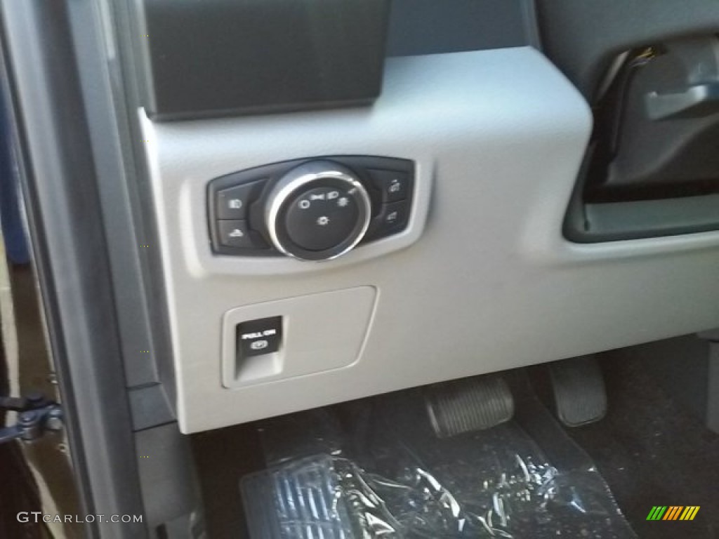 2016 F150 XL SuperCab - Shadow Black / Medium Earth Gray photo #19