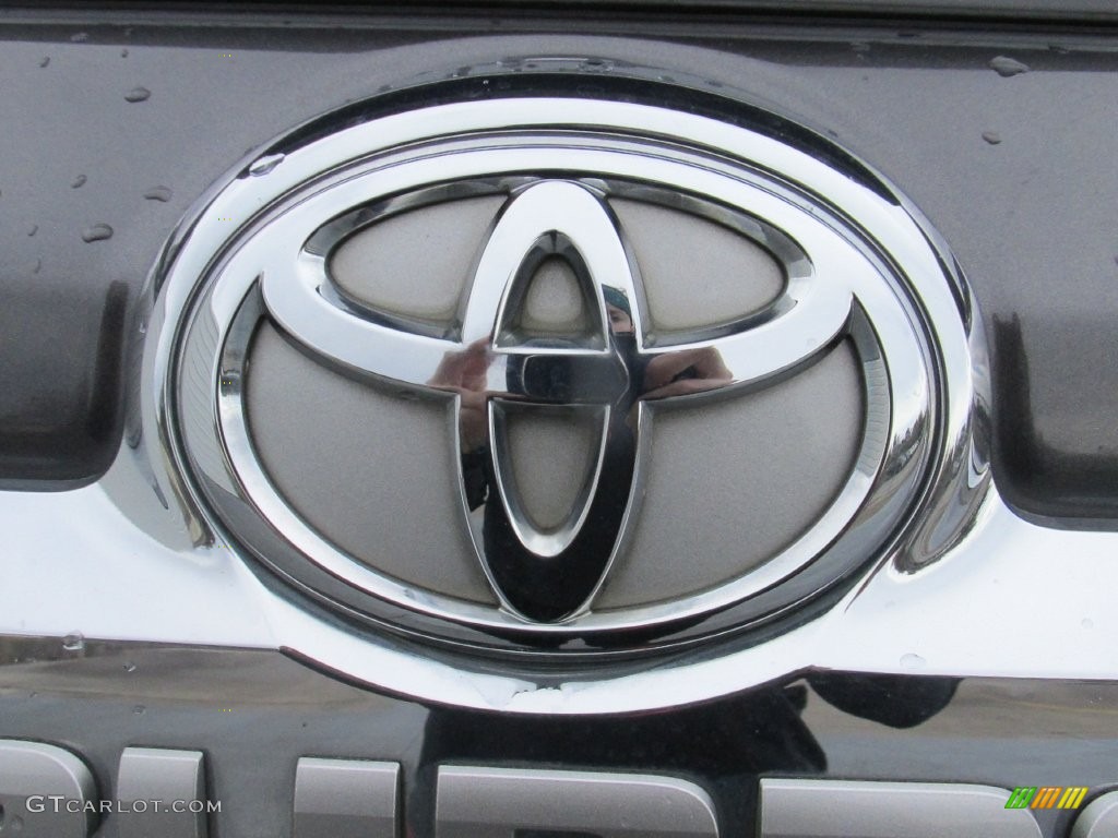2011 4Runner SR5 - Magnetic Gray Metallic / Black Leather photo #13