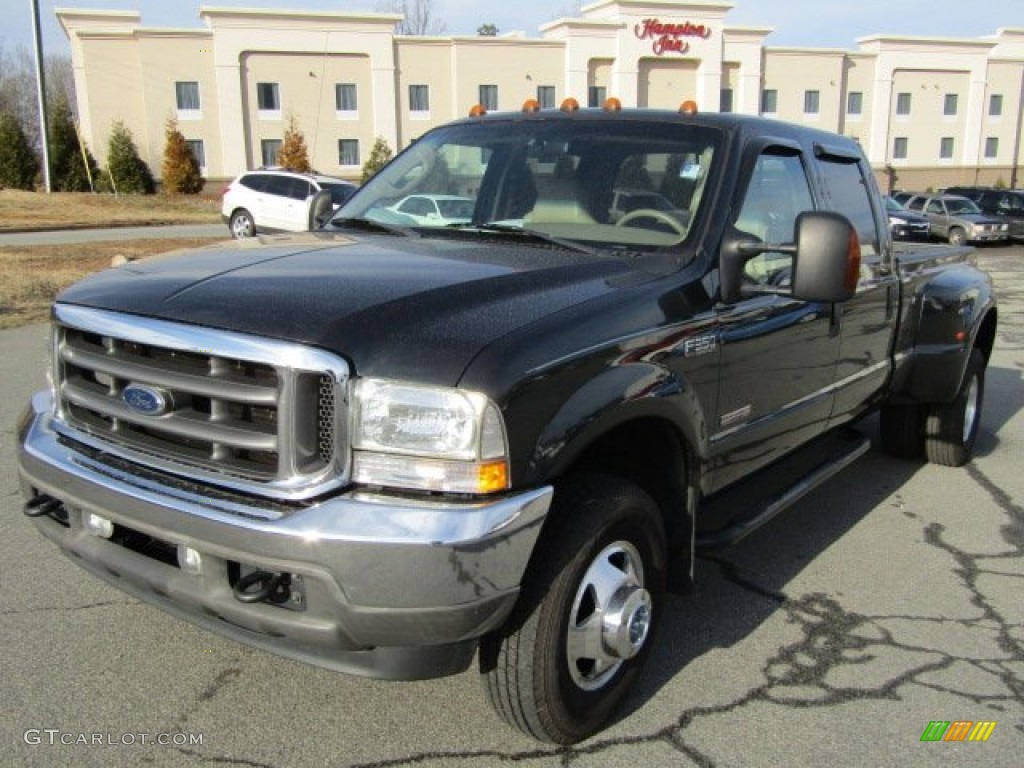 2004 F350 Super Duty Lariat Crew Cab 4x4 Dually - Dark Green Satin / Medium Parchment photo #2