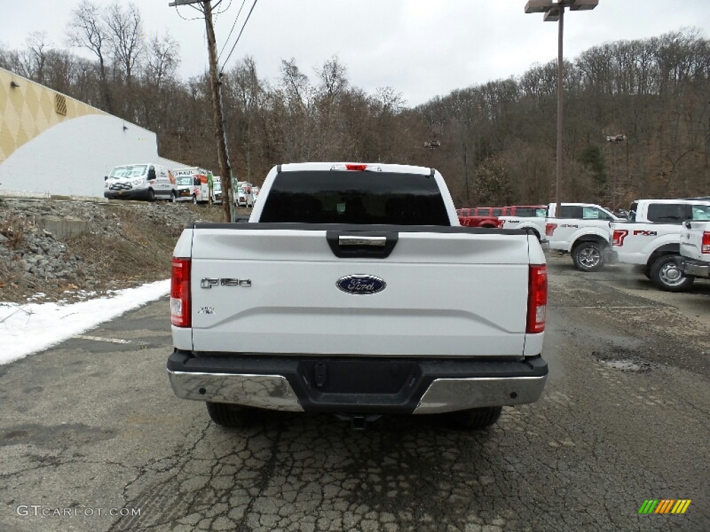 2016 F150 XLT SuperCrew 4x4 - Oxford White / Medium Earth Gray photo #4