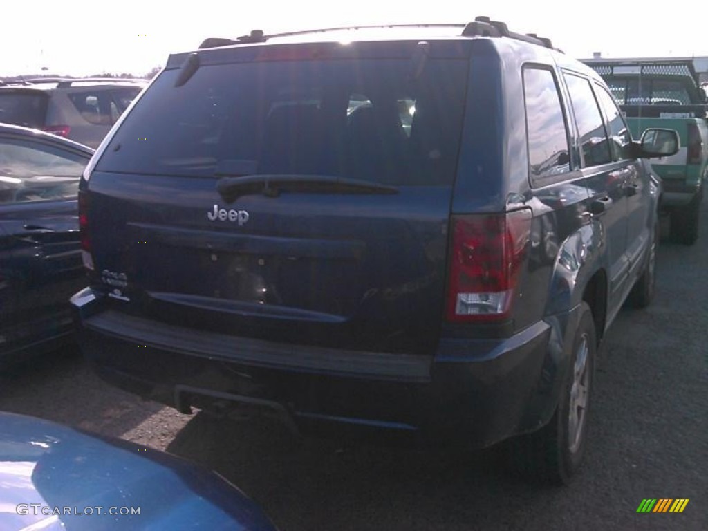 2006 Grand Cherokee Laredo 4x4 - Midnight Blue Pearl / Medium Slate Gray photo #2