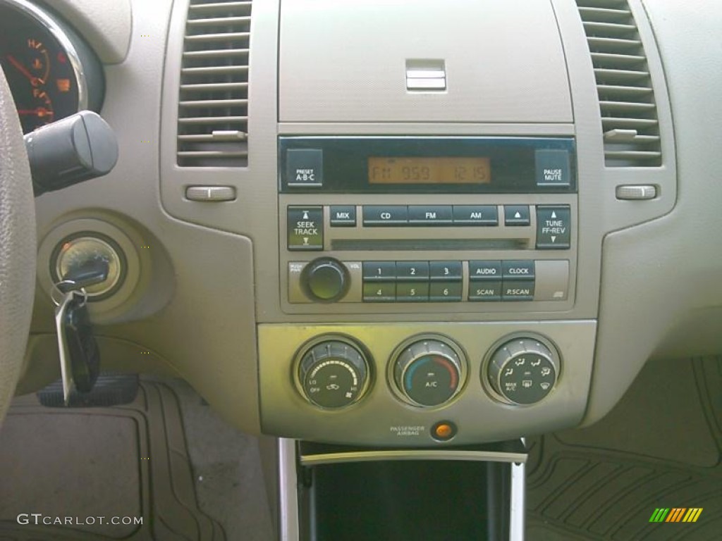 2005 Altima 2.5 S - Mystic Emerald Green / Blond photo #4