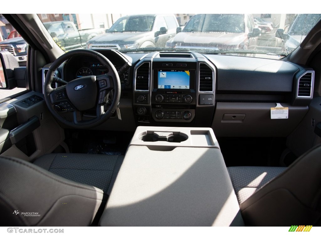 2016 F150 XLT SuperCrew 4x4 - Green Gem / Medium Earth Gray photo #9