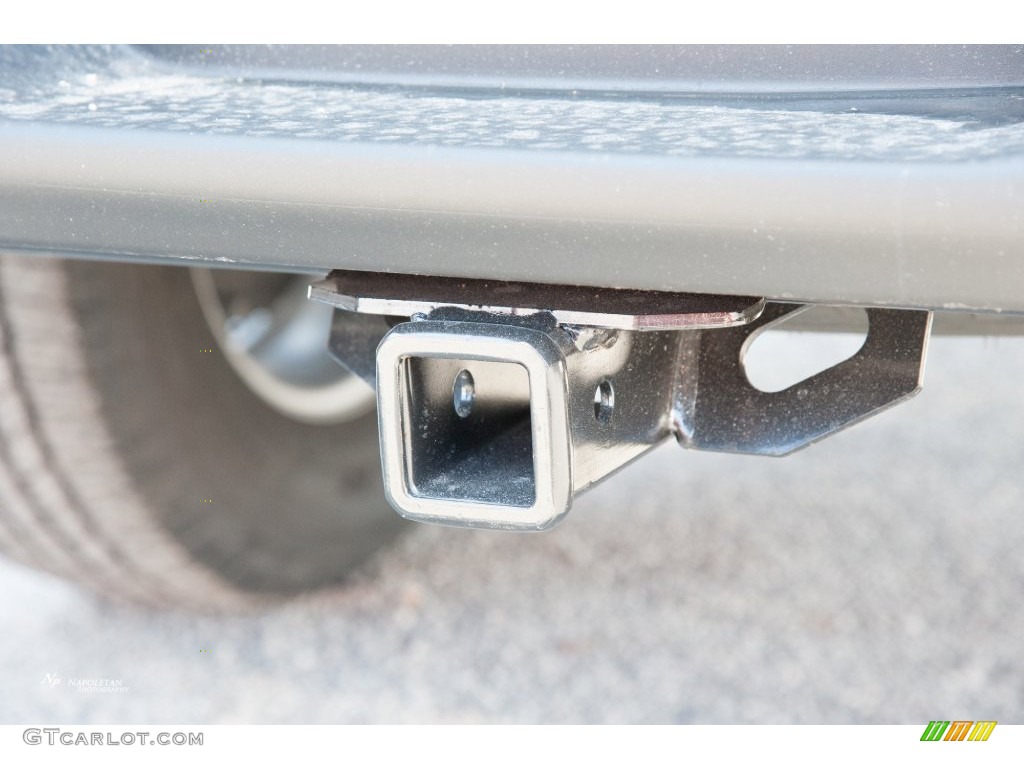 2016 F150 XL Regular Cab 4x4 - Ingot Silver / Medium Earth Gray photo #4