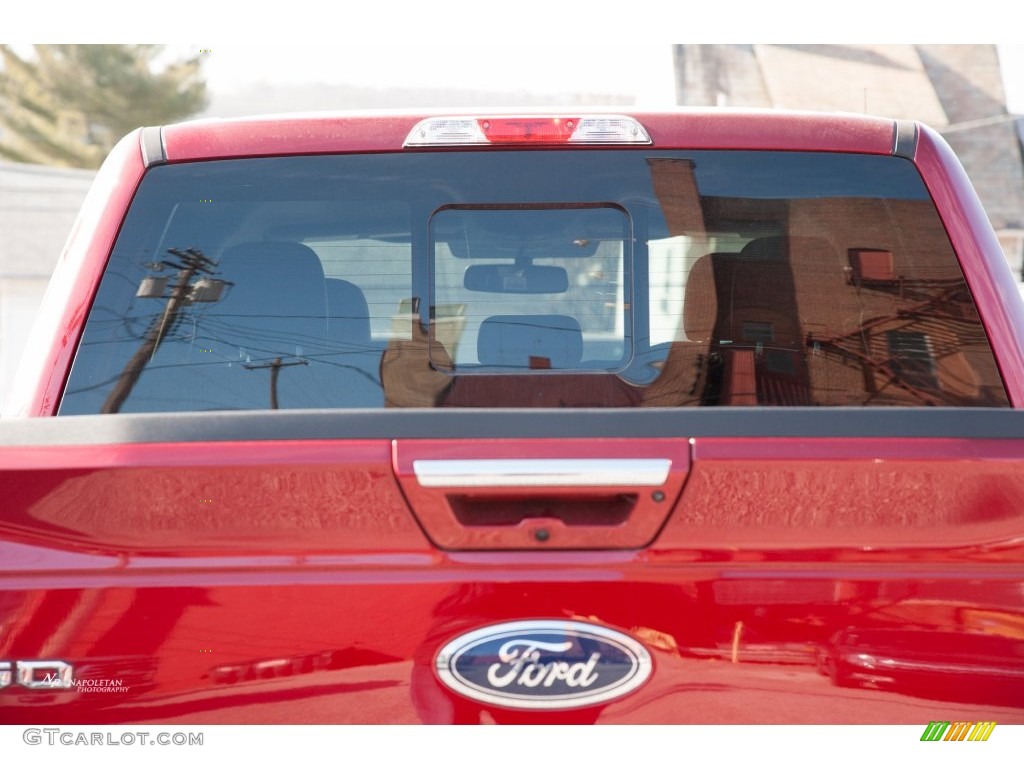 2016 F150 Lariat SuperCrew 4x4 - Ruby Red / Black photo #4