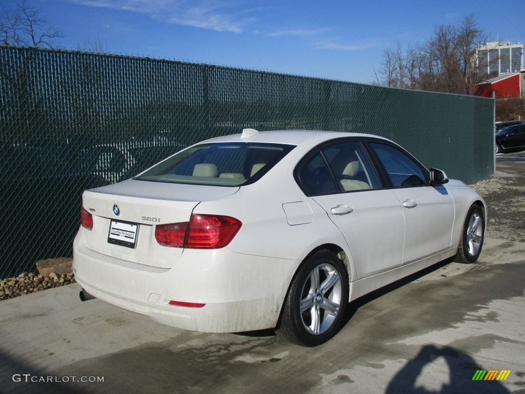 2013 3 Series 320i xDrive Sedan - Alpine White / Venetian Beige photo #4