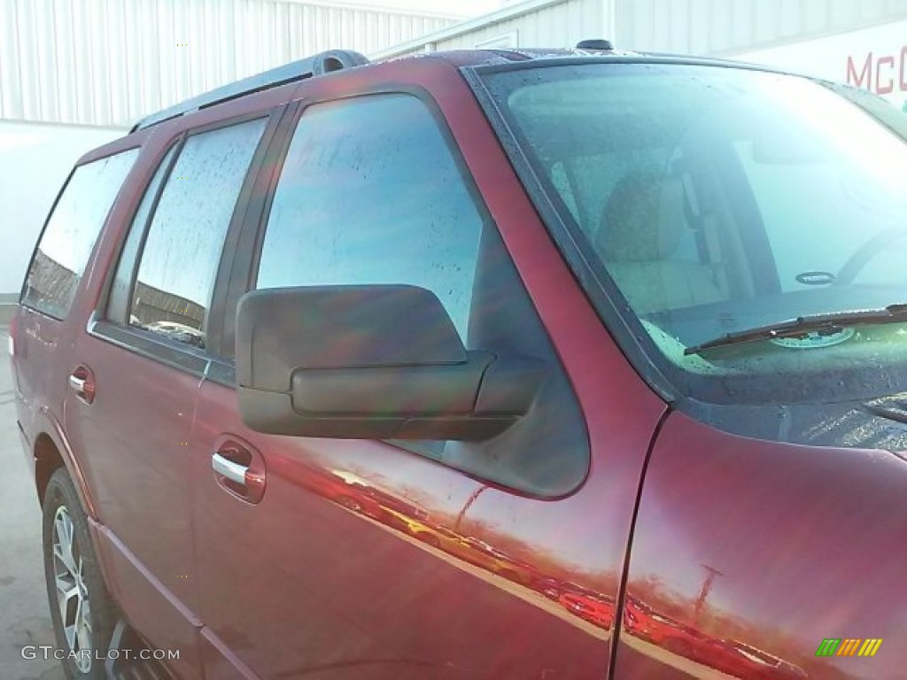 2016 Expedition XLT - Ruby Red Metallic / Dune photo #4