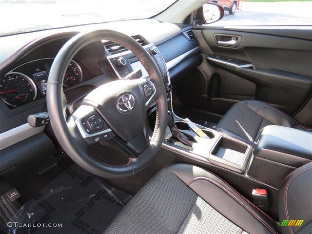 2015 Camry SE - Ruby Flare Pearl / Black photo #13