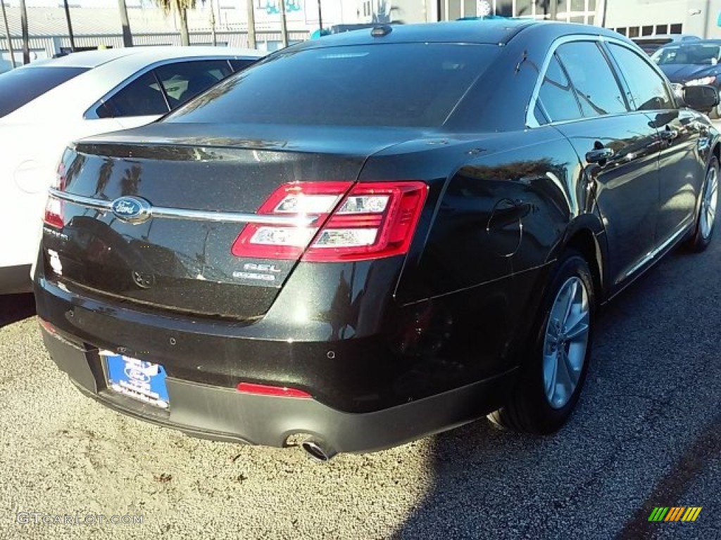 2015 Taurus SEL - Tuxedo Black Metallic / Charcoal Black photo #9
