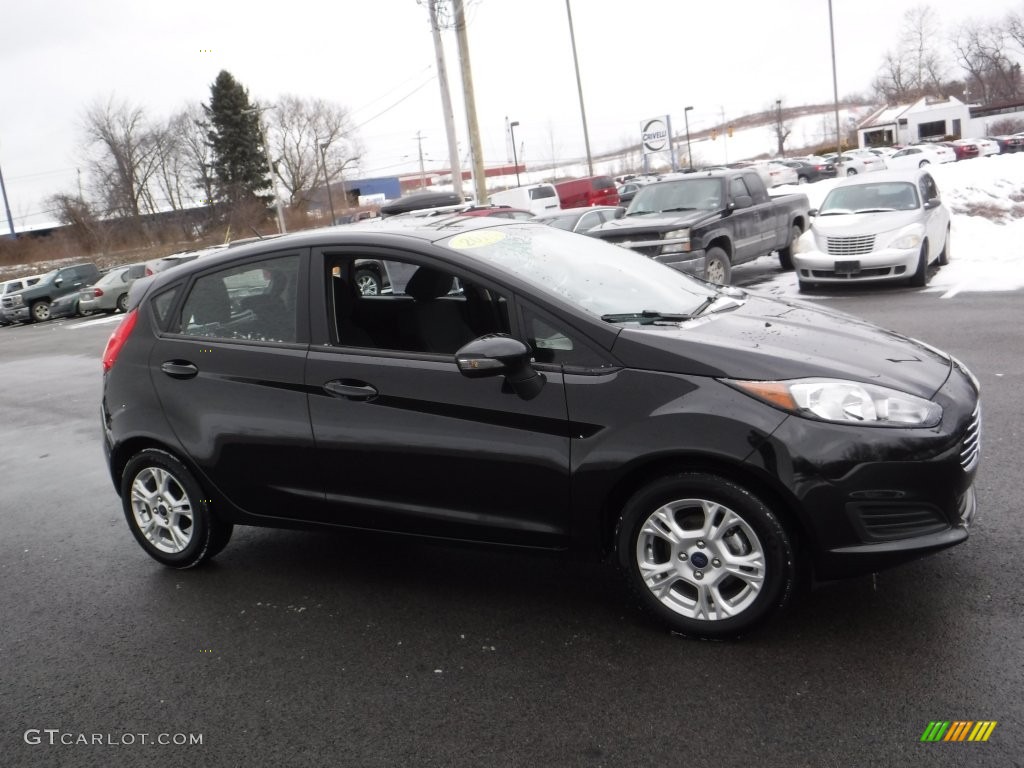 2015 Fiesta SE Hatchback - Tuxedo Black Metallic / Charcoal Black photo #6