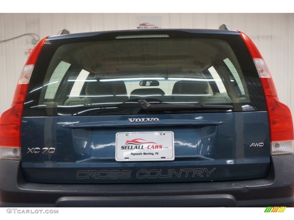 2005 XC70 AWD - Barents Blue Metallic / Taupe photo #64