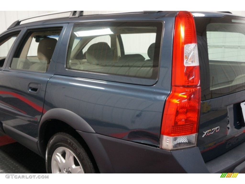 2005 XC70 AWD - Barents Blue Metallic / Taupe photo #67