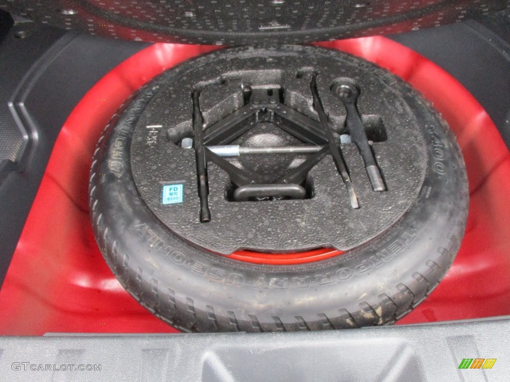 2009 Elantra Touring - Chilipepper Red / Black photo #16