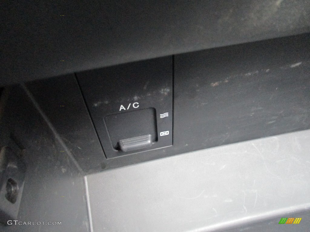 2009 Elantra Touring - Chilipepper Red / Black photo #32
