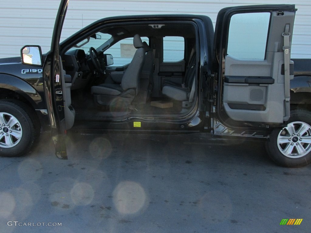 2016 F150 XL SuperCab - Shadow Black / Medium Earth Gray photo #17