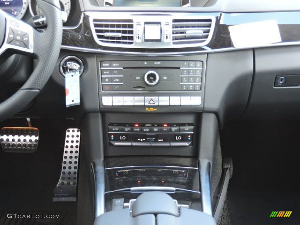 2016 E 400 4Matic Sedan - Obsidian Black Metallic / Black photo #6