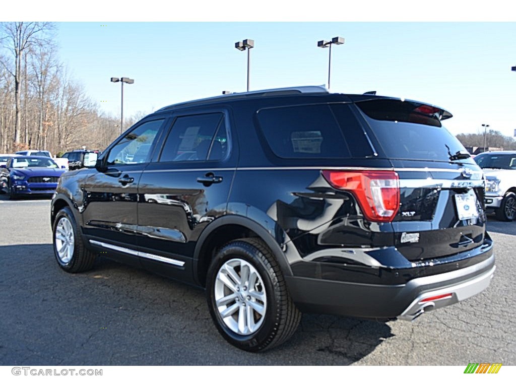 2016 Explorer XLT - Shadow Black / Medium Light Camel photo #20