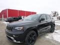 Front 3/4 View of 2016 Grand Cherokee Overland