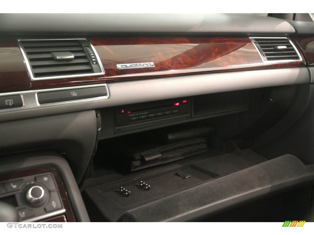 2004 A8 L 4.2 quattro - Light Silver Metallic / Black photo #19