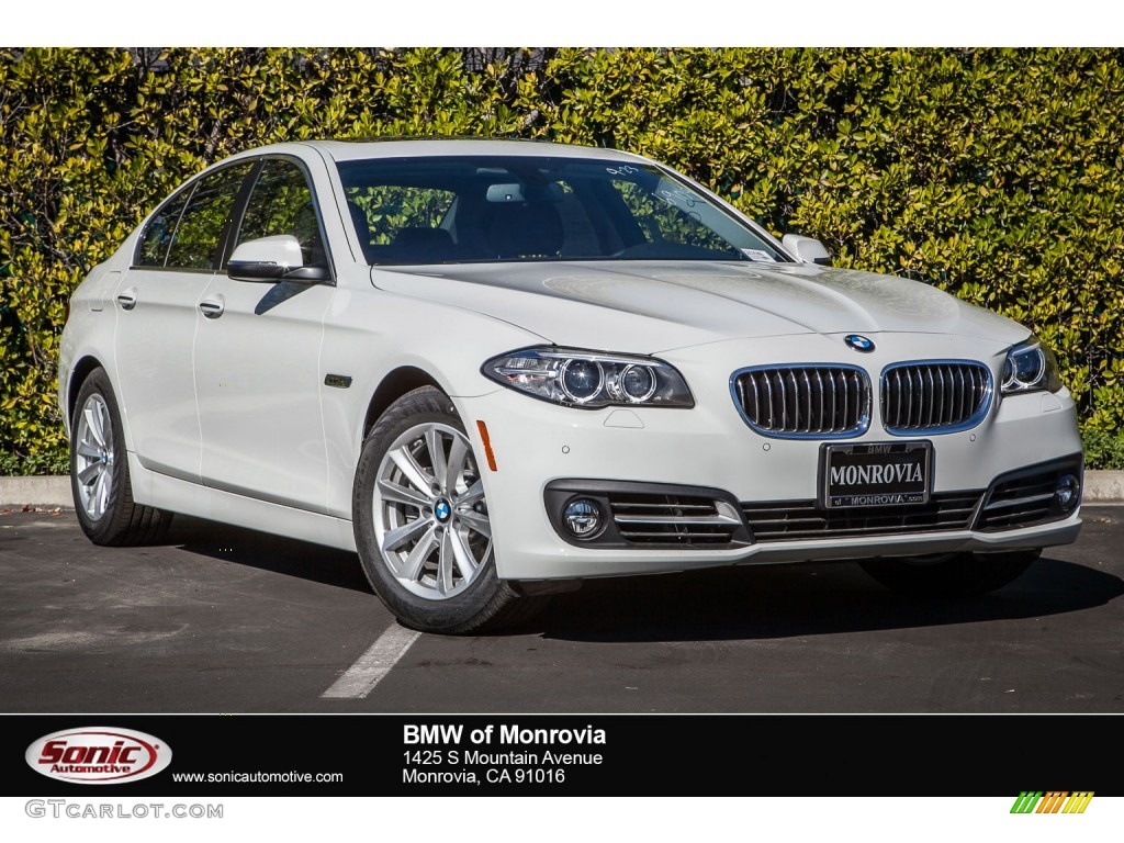 2016 5 Series 528i Sedan - Alpine White / Black photo #1