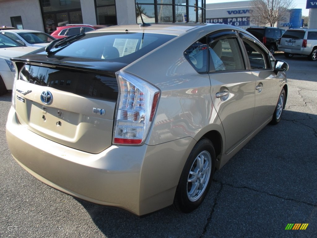 2010 Prius Hybrid II - Sandy Beach Metallic / Bisque photo #6