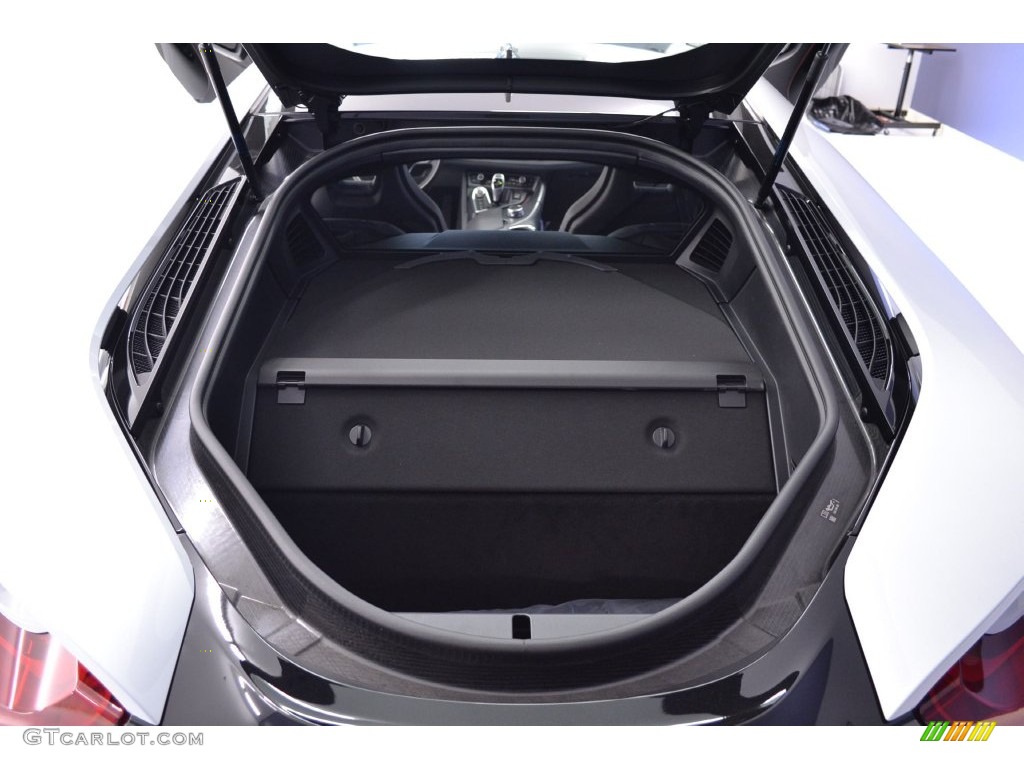 2016 BMW i8 Standard i8 Model Trunk Photo 110461414