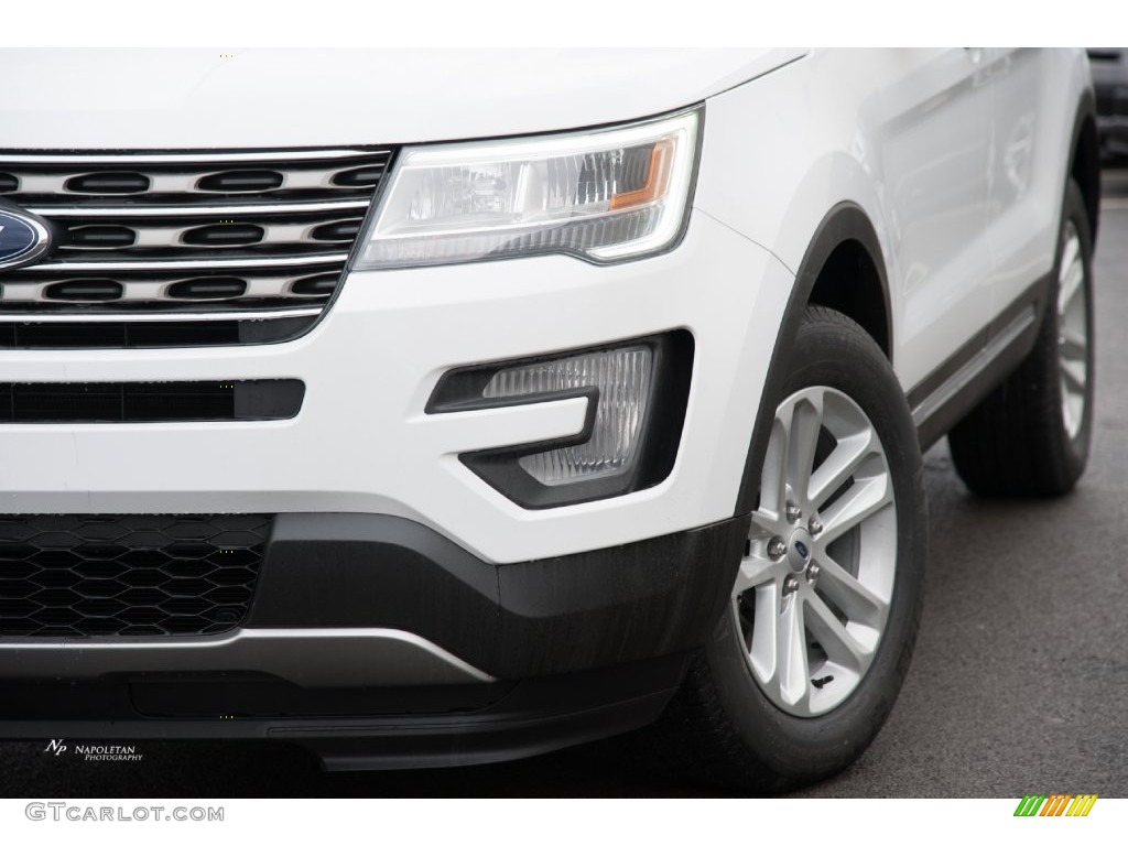 2016 Explorer XLT - Oxford White / Medium Light Camel photo #2