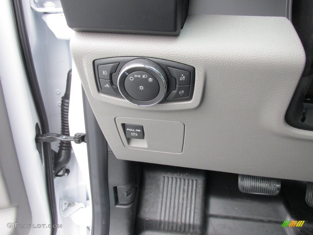 2016 F150 XL Regular Cab - Oxford White / Medium Earth Gray photo #30