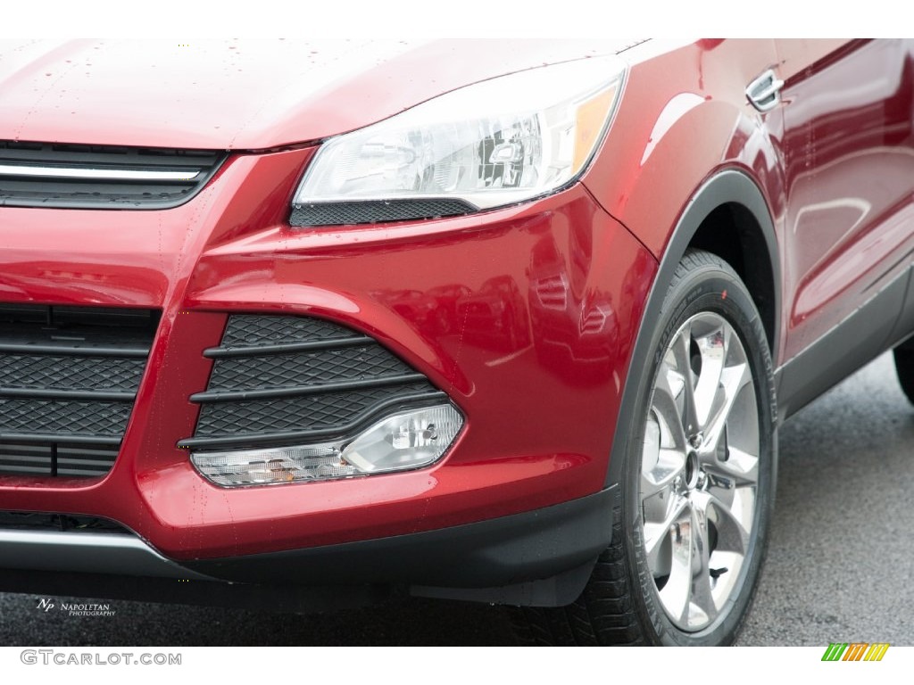 2016 Escape SE 4WD - Ruby Red Metallic / Charcoal Black photo #2